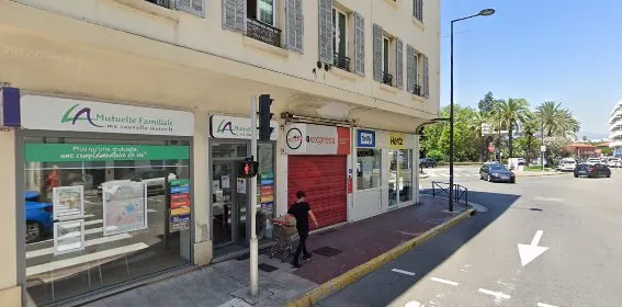 Hertz Antibes gare SNCF photo