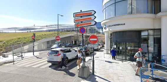 Hertz Rennes Gare SNCF photo