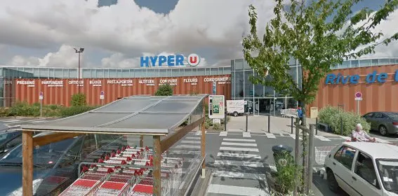Location Hyper U BAULE photo