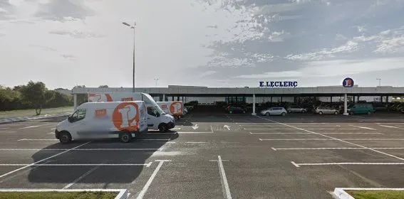 Location Leclerc PLOUDALMEZEAU photo