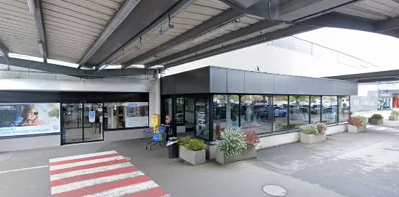 Location Super U Aéroport GUIPAVAS photo