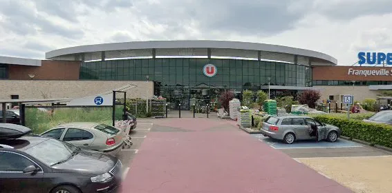 Location Super U FRANQUEVILLE SAINT PIERRE photo