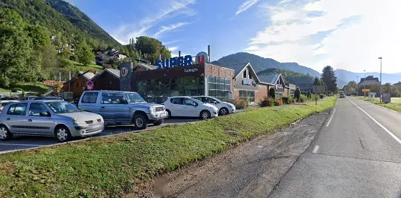 Location Super U TANINGES photo