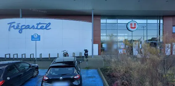 Location Super U TREGASTEL photo