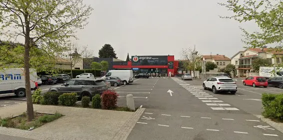 Location U Express ROGNONAS photo